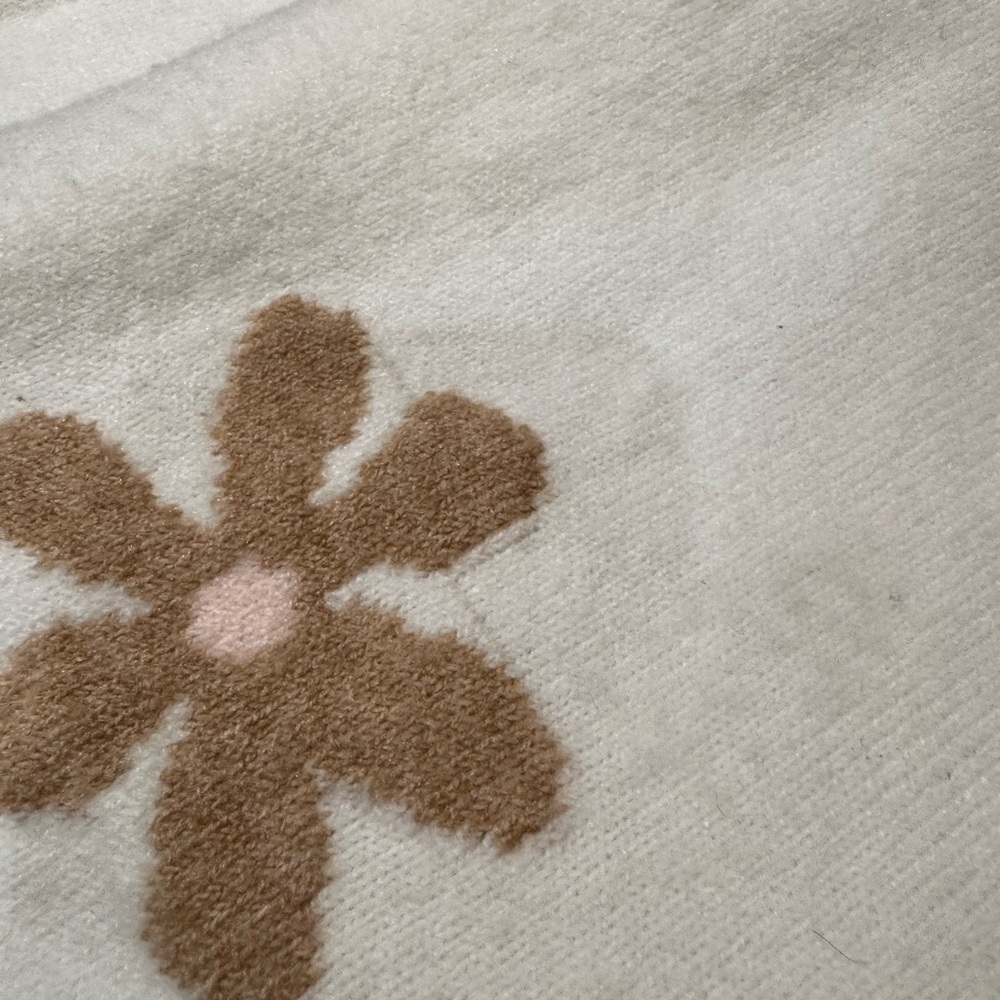 CeCe Groovy Sweater Antique White - Picture 10 of 12